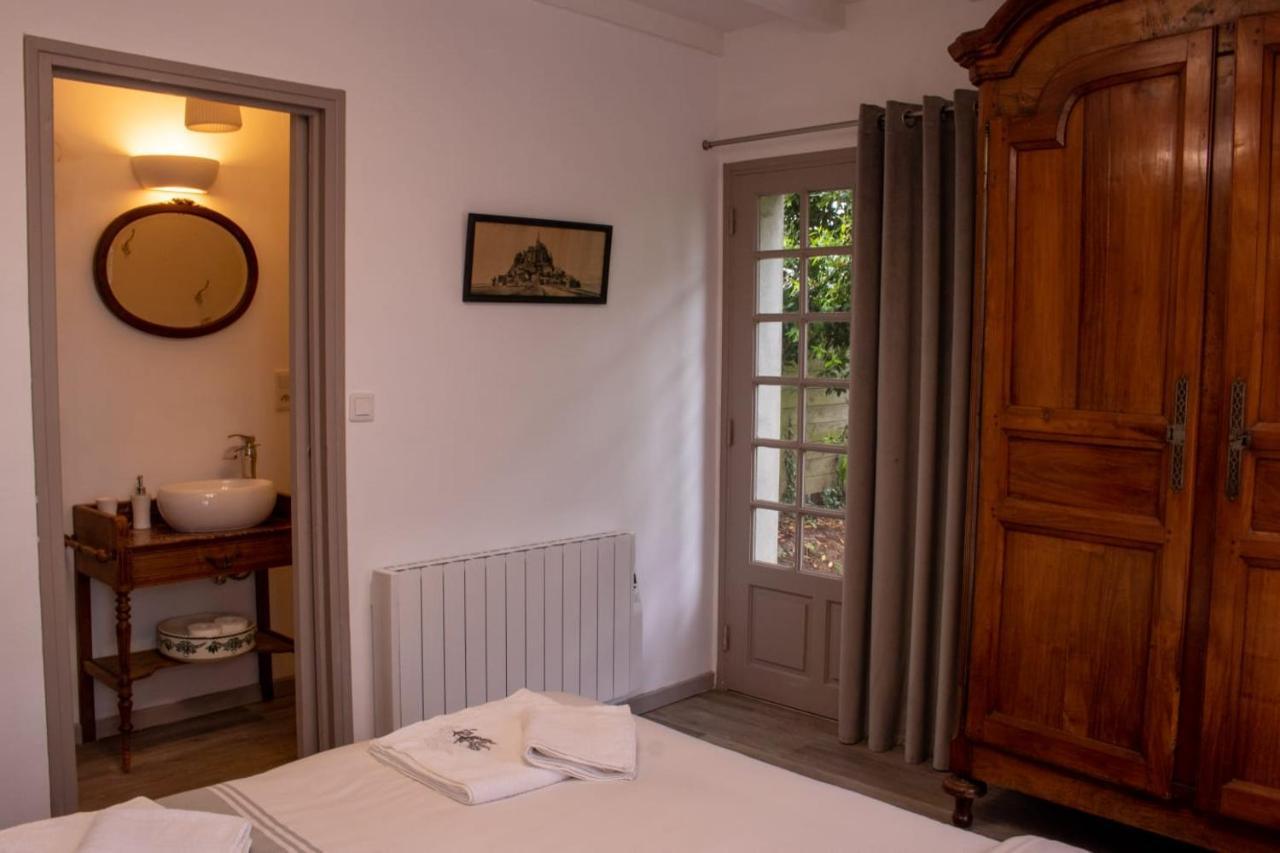 Une Suite Au Jardin Hyenville Екстериор снимка